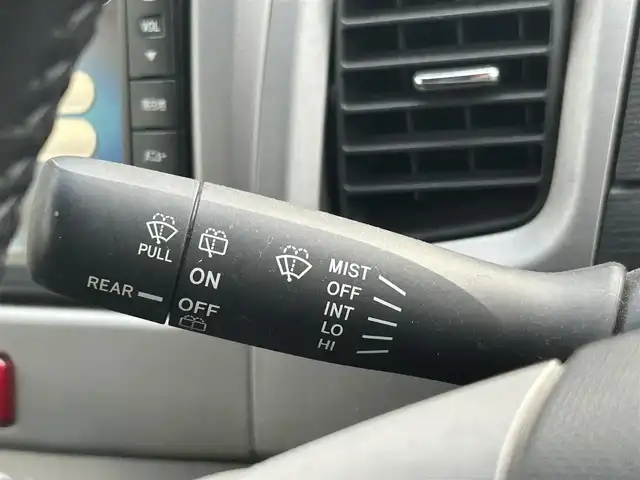 ダイハツ ムーヴ カスタム X LTD 大阪府 2012(平24)年 5万km ブライトシルバーメタリック 純正ナビ/・ワンセグTV/CD/DVD/AUX/ラジオ/主要装備/・バックカメラ/・アイドリングストップ/・横滑り防止装置/・ベンチシート/・フルフラット/・キセノンヘッドライト/・ハロゲンフォグランプ/・純正フロアマット/・純正アルミホイール/・プッシュスタート/・スマートキー/・ETC