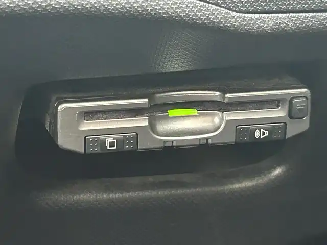 ダイハツ ムーヴ カスタム X LTD 大阪府 2012(平24)年 5万km ブライトシルバーメタリック 純正ナビ/・ワンセグTV/CD/DVD/AUX/ラジオ/主要装備/・バックカメラ/・アイドリングストップ/・横滑り防止装置/・ベンチシート/・フルフラット/・キセノンヘッドライト/・ハロゲンフォグランプ/・純正フロアマット/・純正アルミホイール/・プッシュスタート/・スマートキー/・ETC