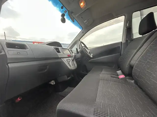 ダイハツ ムーヴ カスタム X LTD 大阪府 2012(平24)年 5万km ブライトシルバーメタリック 純正ナビ/・ワンセグTV/CD/DVD/AUX/ラジオ/主要装備/・バックカメラ/・アイドリングストップ/・横滑り防止装置/・ベンチシート/・フルフラット/・キセノンヘッドライト/・ハロゲンフォグランプ/・純正フロアマット/・純正アルミホイール/・プッシュスタート/・スマートキー/・ETC