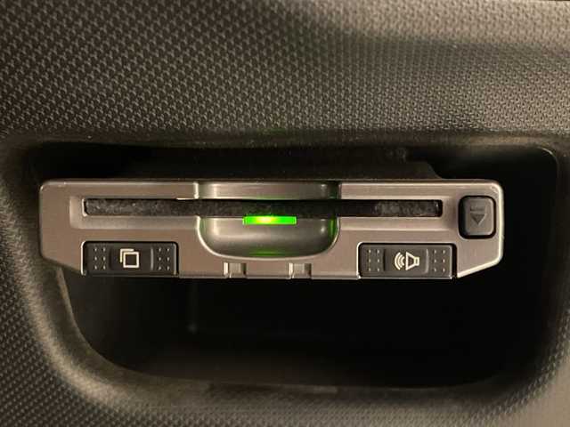 ダイハツ ムーヴ カスタム X LTD 福井県 2012(平24)年 5万km ブライトシルバーメタリック 純正ナビ/ワンセグTV/CD/AUX/ラジオ/バックカメラ/ETC/キセノンヘッドライト/ハロゲンフォグランプ/純正アルミホイール/プッシュスタート/スマートキー/アイドリングストップ/横滑り防止装置/ベンチシート/純正フロアマット