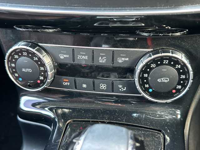 メルセデス・ベンツ ゲレンデヴァーゲン Ｇ３５０ｄ 広島県 2017(平29)年 6.2万km ポーラホワイト 4WD/ディーゼルターボ/サンルーフ/harman/kardonプレミアムサウンド/純正ナビ（フルセグTV/Bluetooth）/バックカメラ/ETC2.0/ブラウンレザーシート/・パワーシート（メモリー機能付き）/・シートヒーター/レーダークルーズコントロール/コーナーセンサー/LEDヘッドライト/オートライト/純正18インチAW/革巻きステアリング/純正フロアマット/スペアキー