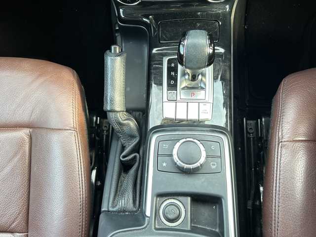 メルセデス・ベンツ ゲレンデヴァーゲン Ｇ３５０ｄ 広島県 2017(平29)年 6.2万km ポーラホワイト 4WD/ディーゼルターボ/サンルーフ/harman/kardonプレミアムサウンド/純正ナビ（フルセグTV/Bluetooth）/バックカメラ/ETC2.0/ブラウンレザーシート/・パワーシート（メモリー機能付き）/・シートヒーター/レーダークルーズコントロール/コーナーセンサー/LEDヘッドライト/オートライト/純正18インチAW/革巻きステアリング/純正フロアマット/スペアキー