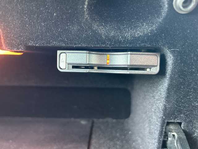 メルセデス・ベンツ ゲレンデヴァーゲン Ｇ３５０ｄ 広島県 2017(平29)年 6.2万km ポーラホワイト 4WD/ディーゼルターボ/サンルーフ/harman/kardonプレミアムサウンド/純正ナビ（フルセグTV/Bluetooth）/バックカメラ/ETC2.0/ブラウンレザーシート/・パワーシート（メモリー機能付き）/・シートヒーター/レーダークルーズコントロール/コーナーセンサー/LEDヘッドライト/オートライト/純正18インチAW/革巻きステアリング/純正フロアマット/スペアキー