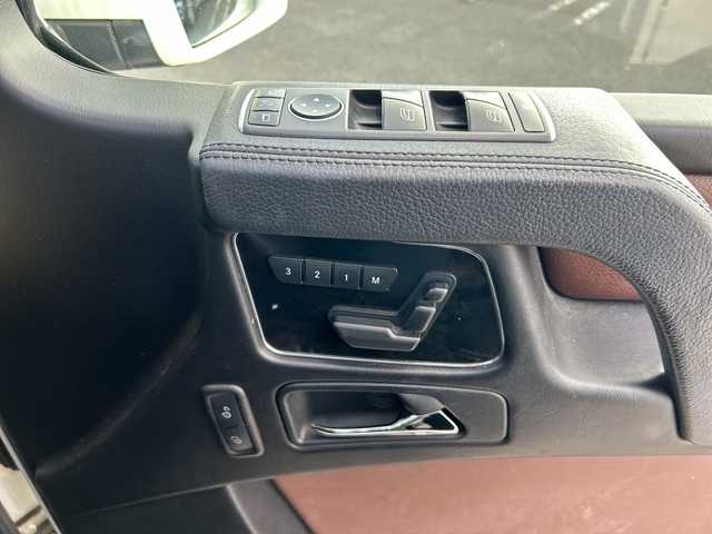 メルセデス・ベンツ ゲレンデヴァーゲン Ｇ３５０ｄ 広島県 2017(平29)年 6.2万km ポーラホワイト 4WD/ディーゼルターボ/サンルーフ/harman/kardonプレミアムサウンド/純正ナビ（フルセグTV/Bluetooth）/バックカメラ/ETC2.0/ブラウンレザーシート/・パワーシート（メモリー機能付き）/・シートヒーター/レーダークルーズコントロール/コーナーセンサー/LEDヘッドライト/オートライト/純正18インチAW/革巻きステアリング/純正フロアマット/スペアキー