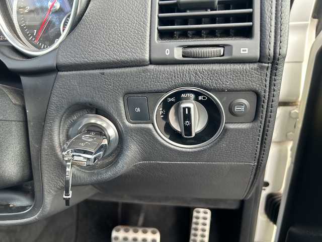 メルセデス・ベンツ ゲレンデヴァーゲン Ｇ３５０ｄ 広島県 2017(平29)年 6.2万km ポーラホワイト 4WD/ディーゼルターボ/サンルーフ/harman/kardonプレミアムサウンド/純正ナビ（フルセグTV/Bluetooth）/バックカメラ/ETC2.0/ブラウンレザーシート/・パワーシート（メモリー機能付き）/・シートヒーター/レーダークルーズコントロール/コーナーセンサー/LEDヘッドライト/オートライト/純正18インチAW/革巻きステアリング/純正フロアマット/スペアキー