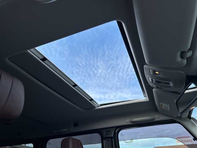 メルセデス・ベンツ ゲレンデヴァーゲン Ｇ３５０ｄ 広島県 2017(平29)年 6.2万km ポーラホワイト 4WD/ディーゼルターボ/サンルーフ/harman/kardonプレミアムサウンド/純正ナビ（フルセグTV/Bluetooth）/バックカメラ/ETC2.0/ブラウンレザーシート/・パワーシート（メモリー機能付き）/・シートヒーター/レーダークルーズコントロール/コーナーセンサー/LEDヘッドライト/オートライト/純正18インチAW/革巻きステアリング/純正フロアマット/スペアキー