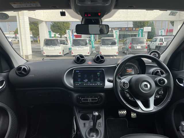 スマート ＭＣＣ スマート フォーフォー BRABUSスポーツ 埼玉県 2019(平31)年 1.4万km サファイアレッド ・社外ナビ/・パノラマガラスルーフ/・レザーシート/・バックカメラ/・クルーズコントロール/・衝突軽減ブレーキ/・コーナーセンサー/・パドルシフト