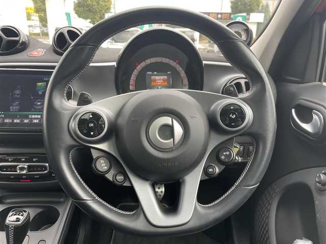 スマート ＭＣＣ スマート フォーフォー BRABUSスポーツ 埼玉県 2019(平31)年 1.4万km サファイアレッド ・社外ナビ/・パノラマガラスルーフ/・レザーシート/・バックカメラ/・クルーズコントロール/・衝突軽減ブレーキ/・コーナーセンサー/・パドルシフト