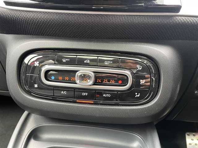 スマート ＭＣＣ スマート フォーフォー BRABUSスポーツ 埼玉県 2019(平31)年 1.4万km サファイアレッド ・社外ナビ/・パノラマガラスルーフ/・レザーシート/・バックカメラ/・クルーズコントロール/・衝突軽減ブレーキ/・コーナーセンサー/・パドルシフト