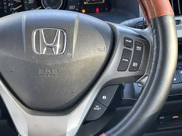 ホンダ ステップワゴン G Eセレクション 山梨県 2014(平26)年 9万km クリスタルブラックパール (株)IDOMが運営する【じしゃロン甲府店】の自社ローン専用車両になります。/こちらは現金またはオートローンご利用時の価格です。自社ローンご希望の方は別途その旨お申付け下さい/社外メモリーナビ/（フルセグTV・DVD・CD・SD・BTオーディオ）/バックカメラ/ETC/両側パワースライドドア/前後ドライブレコーダー/ディスチャージヘッドライト/クルーズコントロール/スマートキー2個/保証書・取説書