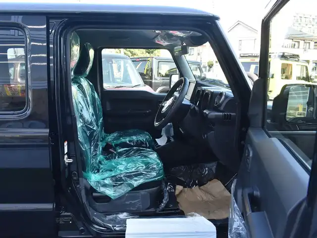 スズキ ジムニー ノマド FC 神奈川県 2025(令7)年 0.1千km 黒 ワンオーナー/セーフティサポート（予防安全技術）/プライバシーガラス/ラゲッジルームランプ/シートヒーター（前席）/純正15インチアルミホイール/純正LEDヘッドライト/フロントフォグランプ/ーーーーーーーーーーーーーーーーーーー/保証書/取扱説明書/スペアスマートキー×1本