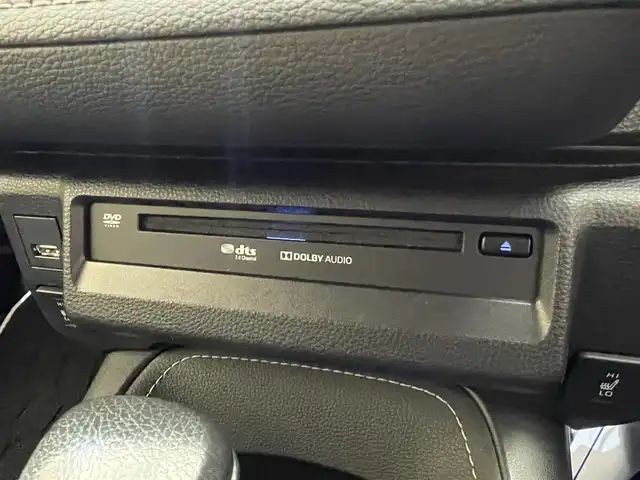 トヨタ カローラツーリング ハイブリッド ダブルバイビー 岩手県 2021(令3)年 5.8万km プラチナホワイトパールマイカ ワンオーナー/４WD/モデリスタエアロ/モデリスタガーニッシュ/ヘッドアップディスプレイ/シートヒーター/ステアリングヒーター/AC１００V１５００Wアクセサリーコンセント/トヨタセーフティセンス/プリクラッシュセーフティ/レーダークルーズコントロール/レーントレーシングアシスト/ロードサインアシスト/オートマチックハイビーム/BSM・RCTA/クリアランスソナー/ブレーキオートホールド/９インチディスプレイオーディオ/ナビキット/フルセグTV/CD・DVDデッキ/ETC/ドライブレコーダー/バックカメラ/LEDヘッドランプ/純正アルミホイール