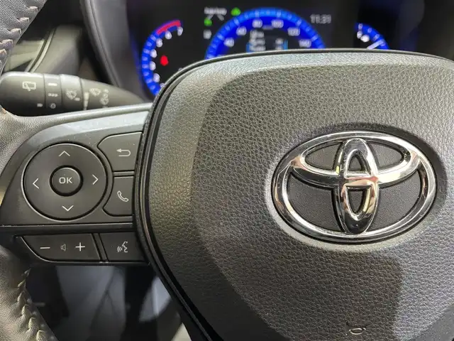 トヨタ カローラツーリング ハイブリッド ダブルバイビー 岩手県 2021(令3)年 5.8万km プラチナホワイトパールマイカ ワンオーナー/４WD/モデリスタエアロ/モデリスタガーニッシュ/ヘッドアップディスプレイ/シートヒーター/ステアリングヒーター/AC１００V１５００Wアクセサリーコンセント/トヨタセーフティセンス/プリクラッシュセーフティ/レーダークルーズコントロール/レーントレーシングアシスト/ロードサインアシスト/オートマチックハイビーム/BSM・RCTA/クリアランスソナー/ブレーキオートホールド/９インチディスプレイオーディオ/ナビキット/フルセグTV/CD・DVDデッキ/ETC/ドライブレコーダー/バックカメラ/LEDヘッドランプ/純正アルミホイール