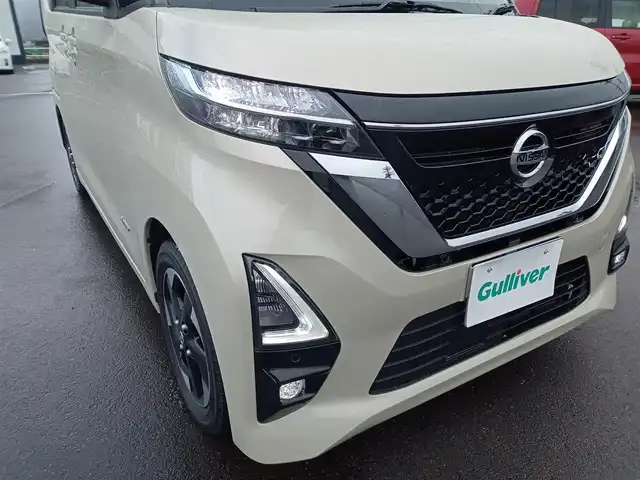 日産 ルークス ハイウェイスター X 福井県 2020(令2)年 4万km フローズンバニラパール 純正9インチディーラーオプションナビ/AM/FM/フルセグ/BT/CD/DVD/全方位カメラ/両側パワースライドドア/衝突被害軽減システム/前後コーナーセンサー/レーンキープアシスト/横滑り防止装置/盗難防止装置/標識検知/先行車発進告知/SOSボタン/前方ドライブレコーダー/ETC/ハーフレザーシート/ダブル＋サイドエアバッグ/カーテンエアバッグ/ステアリングリモコン/純正14インチAW/LEDヘッドライト/Fフォグ/スマートキー