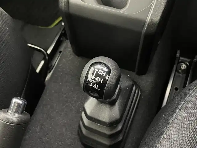 スズキ ジムニー XC 岡山県 2025(令7)年 0.2万km ブルーイッシュブラックパール3 クルーズコントロール　/ＬＥＤヘッドライト　/シートヒーター　/衝突軽減ブレーキ　/オートハイビーム　/オートライト　/フォグランプ　/純正１６インチアルミホイール　/社外フロアマット　/プッシュスタート　/スマートキー/アイドリングストップ/禁煙車/ダウンヒルアシスト