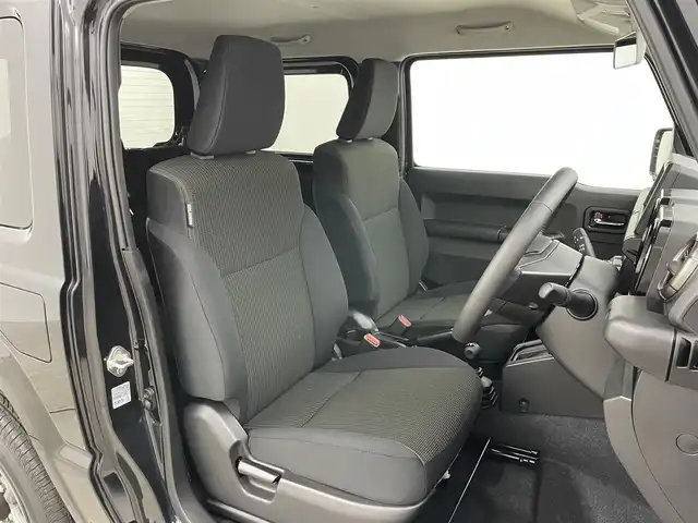 スズキ ジムニー XC 岡山県 2025(令7)年 0.2万km ブルーイッシュブラックパール3 クルーズコントロール　/ＬＥＤヘッドライト　/シートヒーター　/衝突軽減ブレーキ　/オートハイビーム　/オートライト　/フォグランプ　/純正１６インチアルミホイール　/社外フロアマット　/プッシュスタート　/スマートキー/アイドリングストップ/禁煙車/ダウンヒルアシスト