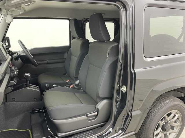 スズキ ジムニー XC 岡山県 2025(令7)年 0.2万km ブルーイッシュブラックパール3 クルーズコントロール　/ＬＥＤヘッドライト　/シートヒーター　/衝突軽減ブレーキ　/オートハイビーム　/オートライト　/フォグランプ　/純正１６インチアルミホイール　/社外フロアマット　/プッシュスタート　/スマートキー/アイドリングストップ/禁煙車/ダウンヒルアシスト