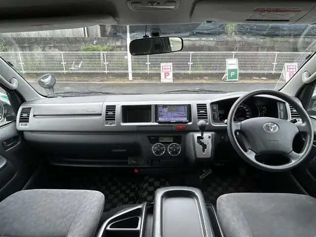 トヨタ ハイエース GL 愛知県 2011(平23)年 7.8万km シルバーM ワンオーナー/社外HDDナビ/ワンセグテレビ/バックカメラ/ドアバイザー/ベットキッド/ダイネットテーブル/400Wインバーター/サブバッテリー/FFヒーター/TRIAL タイプA
