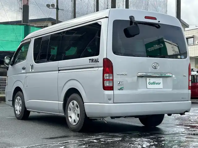 トヨタ ハイエース GL 愛知県 2011(平23)年 7.8万km シルバーM ワンオーナー/社外HDDナビ/ワンセグテレビ/バックカメラ/ドアバイザー/ベットキッド/ダイネットテーブル/400Wインバーター/サブバッテリー/FFヒーター/TRIAL タイプA