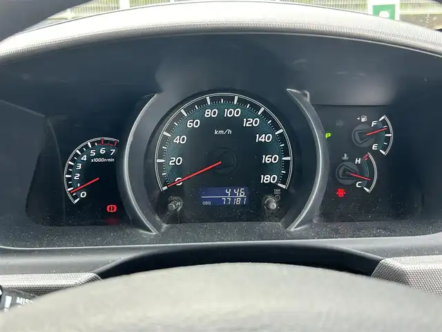 トヨタ ハイエース GL 愛知県 2011(平23)年 7.8万km シルバーM ワンオーナー/社外HDDナビ/ワンセグテレビ/バックカメラ/ドアバイザー/ベットキッド/ダイネットテーブル/400Wインバーター/サブバッテリー/FFヒーター/TRIAL タイプA