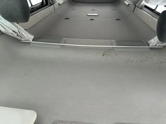 トヨタ ハイエース GL 愛知県 2011(平23)年 7.8万km シルバーM ワンオーナー/社外HDDナビ/ワンセグテレビ/バックカメラ/ドアバイザー/ベットキッド/ダイネットテーブル/400Wインバーター/サブバッテリー/FFヒーター/TRIAL タイプA
