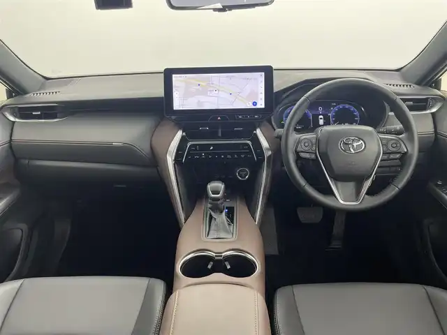 トヨタ ハリアー ハイブリッド G 千葉県 2024(令6)年 1.1万km プレシャスブラックパール 禁煙車/ワンオーナー/トヨタセーフティセンス/・レーンキープアシスト/・ブラインドスポットモニター/・プリクラッシュセーフティ/・プリクラッシュセーフティブレーキ/・クリアランスソナー/・レーダークルーズコントロール/・パワーバックドア/純正12.3インチディスプレイオーディオ（コネクティッドナビ）/・USB/Bluetooth/フルセグTV/・バックカメラ/・ビルトインETC2.0/・デジタルインナーミラー/革巻きステアリング/・ステアリングスイッチ/ハーフレザーシート/・D席パワーシート/電子パーキング/・ブレーキホールド/純正フロアマット/純正ドアバイザー/純正18インチAW/電動格納ウインカーミラー/オートライト/・オートマチックハイビーム/・LEDヘッドライト/・LEDフォグランプ/プッシュスタート/・スマートキー/・スペアキー