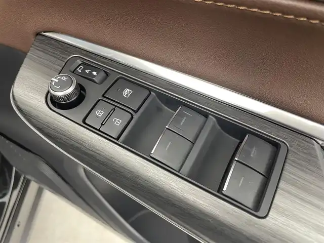 トヨタ ハリアー ハイブリッド G 千葉県 2024(令6)年 1.1万km プレシャスブラックパール 禁煙車/ワンオーナー/トヨタセーフティセンス/・レーンキープアシスト/・ブラインドスポットモニター/・プリクラッシュセーフティ/・プリクラッシュセーフティブレーキ/・クリアランスソナー/・レーダークルーズコントロール/・パワーバックドア/純正12.3インチディスプレイオーディオ（コネクティッドナビ）/・USB/Bluetooth/フルセグTV/・バックカメラ/・ビルトインETC2.0/・デジタルインナーミラー/革巻きステアリング/・ステアリングスイッチ/ハーフレザーシート/・D席パワーシート/電子パーキング/・ブレーキホールド/純正フロアマット/純正ドアバイザー/純正18インチAW/電動格納ウインカーミラー/オートライト/・オートマチックハイビーム/・LEDヘッドライト/・LEDフォグランプ/プッシュスタート/・スマートキー/・スペアキー