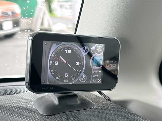 スズキ ソリオ ブラック&ホワイト 東京都 2012(平24)年 6.1万km パールホワイト 社外ナビ【Bluetooth接続可、CD/フルセグTV、AUX】/バックカメラ/両側パワースライドドア/ETC/ドライブレコーダー前後/レーダー探知機/社外フロアマット/社外アルミホイール/オートライト/プッシュスタート/スマートキー/ABS/盗難防止装置/Wエアバッグ/取扱説明書/保証書/記録簿