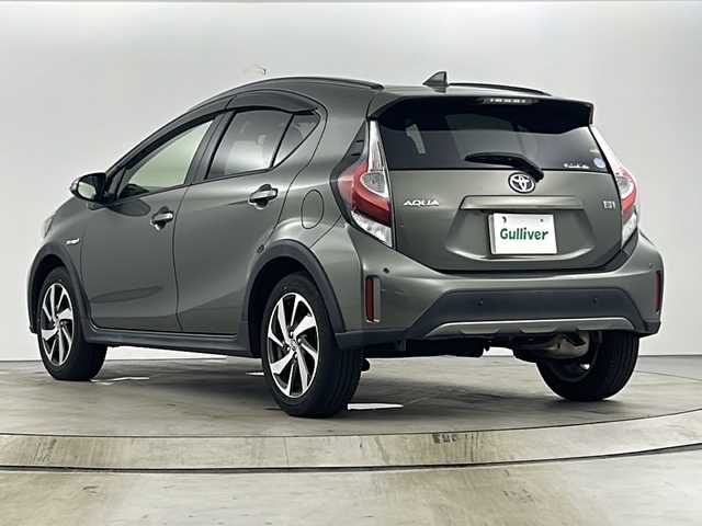 トヨタ アクア クロスオーバー グラム 愛知県 2018(平30)年 4.7万km オリーブマイカM ７インチナビ(AVIC-RW901)/Ｂｌｕｅｔｏｏｔｈ/フルセグ/ＣＤ/ＤＶＤ　/バックカメラ　/ドライブレコーダー　/ビルトインＥＴＣ　/衝突軽減ブレーキ　/レーンキープアシスト　/ハーフレザーシート　/コーナーセンサー/ルーフレール/純正アルミホイール/純正フロアマット/LEDヘッドライト/フォグランプ/オートライト/オートハイビーム
