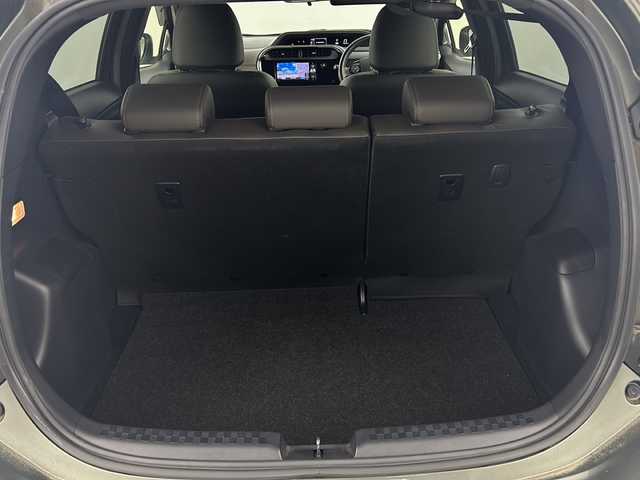 トヨタ アクア クロスオーバー グラム 愛知県 2018(平30)年 4.7万km オリーブマイカM ７インチナビ(AVIC-RW901)/Ｂｌｕｅｔｏｏｔｈ/フルセグ/ＣＤ/ＤＶＤ　/バックカメラ　/ドライブレコーダー　/ビルトインＥＴＣ　/衝突軽減ブレーキ　/レーンキープアシスト　/ハーフレザーシート　/コーナーセンサー/ルーフレール/純正アルミホイール/純正フロアマット/LEDヘッドライト/フォグランプ/オートライト/オートハイビーム