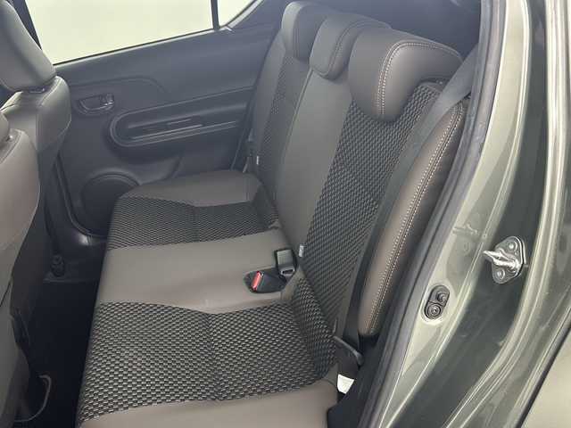 トヨタ アクア クロスオーバー グラム 愛知県 2018(平30)年 4.7万km オリーブマイカM ７インチナビ(AVIC-RW901)/Ｂｌｕｅｔｏｏｔｈ/フルセグ/ＣＤ/ＤＶＤ　/バックカメラ　/ドライブレコーダー　/ビルトインＥＴＣ　/衝突軽減ブレーキ　/レーンキープアシスト　/ハーフレザーシート　/コーナーセンサー/ルーフレール/純正アルミホイール/純正フロアマット/LEDヘッドライト/フォグランプ/オートライト/オートハイビーム
