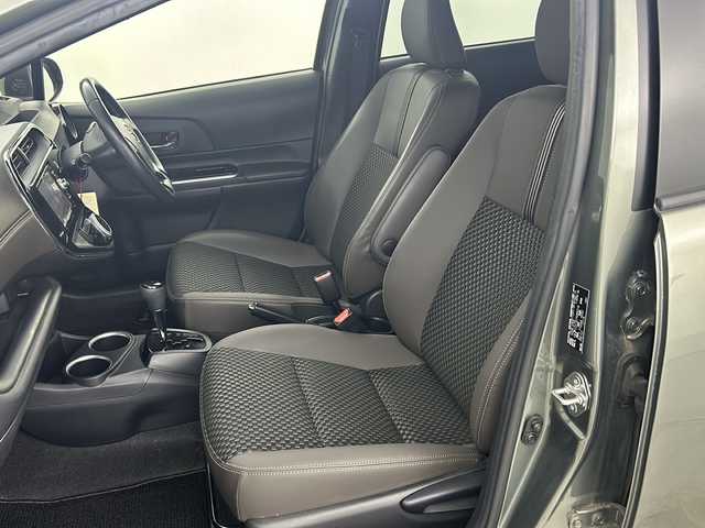 トヨタ アクア クロスオーバー グラム 愛知県 2018(平30)年 4.7万km オリーブマイカM ７インチナビ(AVIC-RW901)/Ｂｌｕｅｔｏｏｔｈ/フルセグ/ＣＤ/ＤＶＤ　/バックカメラ　/ドライブレコーダー　/ビルトインＥＴＣ　/衝突軽減ブレーキ　/レーンキープアシスト　/ハーフレザーシート　/コーナーセンサー/ルーフレール/純正アルミホイール/純正フロアマット/LEDヘッドライト/フォグランプ/オートライト/オートハイビーム