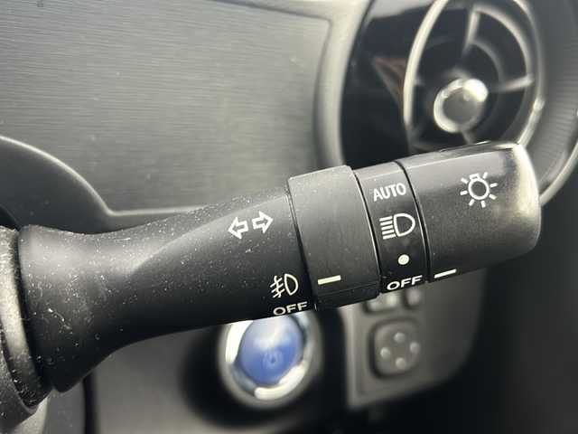 トヨタ アクア クロスオーバー グラム 愛知県 2018(平30)年 4.7万km オリーブマイカM ７インチナビ(AVIC-RW901)/Ｂｌｕｅｔｏｏｔｈ/フルセグ/ＣＤ/ＤＶＤ　/バックカメラ　/ドライブレコーダー　/ビルトインＥＴＣ　/衝突軽減ブレーキ　/レーンキープアシスト　/ハーフレザーシート　/コーナーセンサー/ルーフレール/純正アルミホイール/純正フロアマット/LEDヘッドライト/フォグランプ/オートライト/オートハイビーム