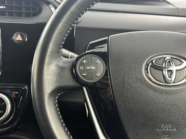 トヨタ アクア クロスオーバー グラム 愛知県 2018(平30)年 4.7万km オリーブマイカM ７インチナビ(AVIC-RW901)/Ｂｌｕｅｔｏｏｔｈ/フルセグ/ＣＤ/ＤＶＤ　/バックカメラ　/ドライブレコーダー　/ビルトインＥＴＣ　/衝突軽減ブレーキ　/レーンキープアシスト　/ハーフレザーシート　/コーナーセンサー/ルーフレール/純正アルミホイール/純正フロアマット/LEDヘッドライト/フォグランプ/オートライト/オートハイビーム