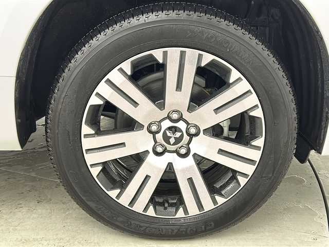 三菱 デリカＤ：５ P 宮城県 2024(令6)年 1.5万km ホワイトダイヤモンド 電動サイドステップ/4WD/e-Assist/・衝突被害軽減ブレーキシステム/・車線逸脱警報システム/・後側方車両検知警報システム/全方位カメラ/社外7インチSDナビ/・BT.CD.DVD.SD/両側パワースライドドア/電動リアゲート/D席パワーシート/前席シートヒーター/ステアリングヒーター/ステアリングスイッチ/パドルシフト/ETC/ドライブレコーダー（F）/プッシュスタート/スマートキー/LEDヘッドライト/LEDフォグライト/社外フロアマット/純正18AW