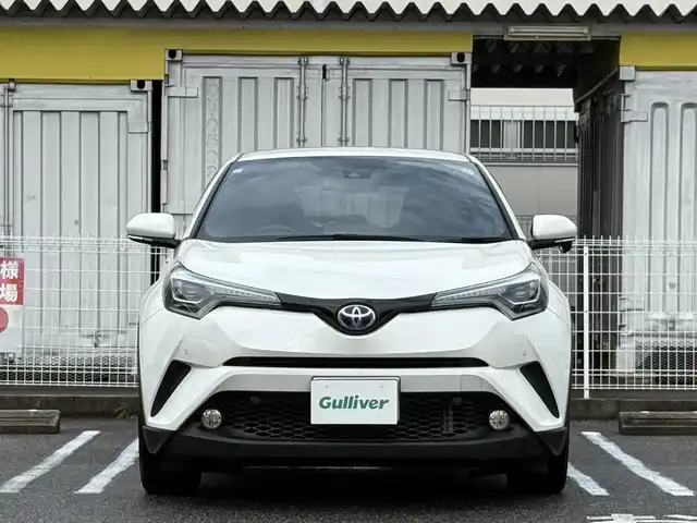 トヨタ Ｃ－ＨＲ G 埼玉県 2017(平29)年 4.1万km ホワイトパールクリスタルシャイン /純正メモリナビ//純正フルセグTV//CD/DVD/BT//バックカメラ//ビルトインETC//追従機能付きクルーズコントロール//ブラインドスポットモニター//電動パーキングブレーキ//ブレーキホールド//横滑り防止装置//レーンアシスト//衝突被害軽減ブレーキ//車両接近通報一時停止スイッチ//EVモード//純正LEDオートライト//オートマチックハイビーム//フロントフォグランプ//オートリトラミラー//ハーフレザーシート//シートヒーター(D/N)//純正フロアマット//イモビライザー//本革巻きステアリング//ライト付きバニティミラー//ダブル/サイド/カーテンエアバック//ドアバイザー//スマートキー//スペアキー1本//取扱説明書//ナビ説明書//保証書//D記録簿(R3/R5)