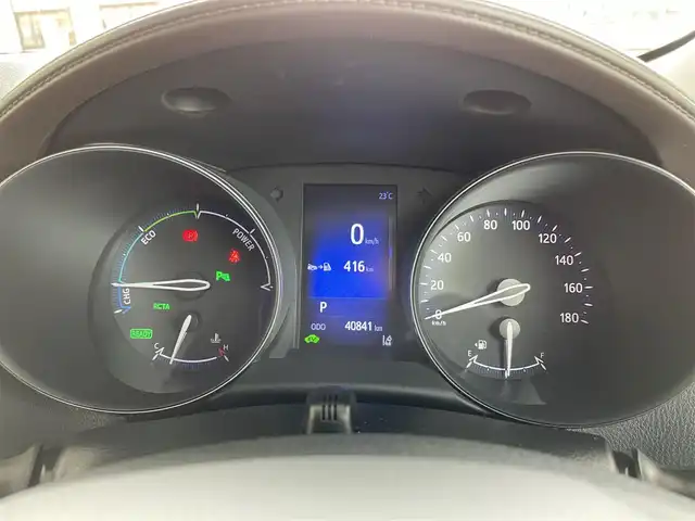 トヨタ Ｃ－ＨＲ G 埼玉県 2017(平29)年 4.1万km ホワイトパールクリスタルシャイン /純正メモリナビ//純正フルセグTV//CD/DVD/BT//バックカメラ//ビルトインETC//追従機能付きクルーズコントロール//ブラインドスポットモニター//電動パーキングブレーキ//ブレーキホールド//横滑り防止装置//レーンアシスト//衝突被害軽減ブレーキ//車両接近通報一時停止スイッチ//EVモード//純正LEDオートライト//オートマチックハイビーム//フロントフォグランプ//オートリトラミラー//ハーフレザーシート//シートヒーター(D/N)//純正フロアマット//イモビライザー//本革巻きステアリング//ライト付きバニティミラー//ダブル/サイド/カーテンエアバック//ドアバイザー//スマートキー//スペアキー1本//取扱説明書//ナビ説明書//保証書//D記録簿(R3/R5)