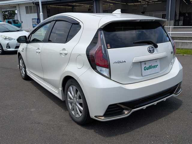 トヨタ アクア G GRスポーツ 福井県 2020(令2)年 6.4万km ホワイトパールクリスタルシャイン ワンオーナー車/純正AW付きサマータイヤ積込/全方位ドライブレコーダー/クルーズコントロール/LEDヘッドライト/Fフォグ/衝突被害軽減システム/バックカメラ/純正7インチSDナビ/フルセグテレビ/ETC/レーンキープアシスト/横滑り防止装置/盗難防止装置/アイドリングストップ/ダブルエアバッグ/純正フロアマット/スマートキー