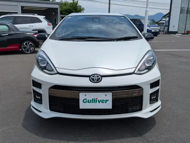 トヨタ アクア G GRスポーツ 福井県 2020(令2)年 6.4万km ホワイトパールクリスタルシャイン ワンオーナー車/純正AW付きサマータイヤ積込/全方位ドライブレコーダー/クルーズコントロール/LEDヘッドライト/Fフォグ/衝突被害軽減システム/バックカメラ/純正7インチSDナビ/フルセグテレビ/ETC/レーンキープアシスト/横滑り防止装置/盗難防止装置/アイドリングストップ/ダブルエアバッグ/純正フロアマット/スマートキー