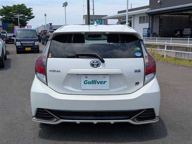 トヨタ アクア G GRスポーツ 福井県 2020(令2)年 6.4万km ホワイトパールクリスタルシャイン ワンオーナー車/純正AW付きサマータイヤ積込/全方位ドライブレコーダー/クルーズコントロール/LEDヘッドライト/Fフォグ/衝突被害軽減システム/バックカメラ/純正7インチSDナビ/フルセグテレビ/ETC/レーンキープアシスト/横滑り防止装置/盗難防止装置/アイドリングストップ/ダブルエアバッグ/純正フロアマット/スマートキー