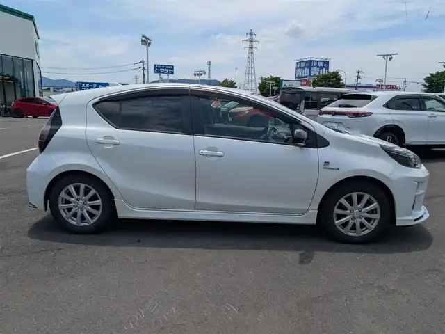 トヨタ アクア G GRスポーツ 福井県 2020(令2)年 6.4万km ホワイトパールクリスタルシャイン ワンオーナー車/純正AW付きサマータイヤ積込/全方位ドライブレコーダー/クルーズコントロール/LEDヘッドライト/Fフォグ/衝突被害軽減システム/バックカメラ/純正7インチSDナビ/フルセグテレビ/ETC/レーンキープアシスト/横滑り防止装置/盗難防止装置/アイドリングストップ/ダブルエアバッグ/純正フロアマット/スマートキー