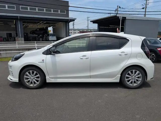 トヨタ アクア G GRスポーツ 福井県 2020(令2)年 6.4万km ホワイトパールクリスタルシャイン ワンオーナー車/純正AW付きサマータイヤ積込/全方位ドライブレコーダー/クルーズコントロール/LEDヘッドライト/Fフォグ/衝突被害軽減システム/バックカメラ/純正7インチSDナビ/フルセグテレビ/ETC/レーンキープアシスト/横滑り防止装置/盗難防止装置/アイドリングストップ/ダブルエアバッグ/純正フロアマット/スマートキー