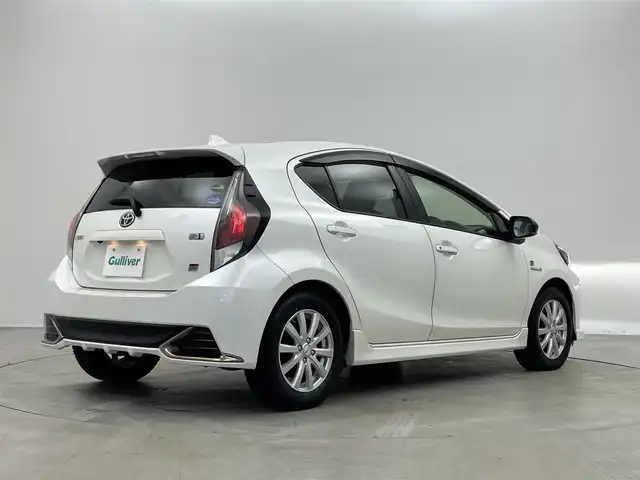 トヨタ アクア G GRスポーツ 埼玉県 2020(令2)年 6.4万km ホワイトパールクリスタルシャイン ワンオーナー車/純正AW付きサマータイヤ積込/全方位ドライブレコーダー/クルーズコントロール/LEDヘッドライト/Fフォグ/衝突被害軽減システム/バックカメラ/純正7インチSDナビ/フルセグテレビ/ETC/レーンキープアシスト/横滑り防止装置/盗難防止装置/アイドリングストップ/ダブルエアバッグ/純正フロアマット/スマートキー