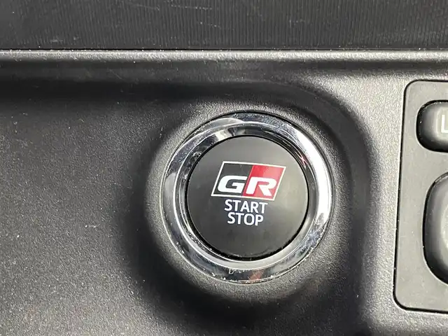 トヨタ アクア G GRスポーツ 埼玉県 2020(令2)年 6.4万km ホワイトパールクリスタルシャイン ワンオーナー車/純正AW付きサマータイヤ積込/全方位ドライブレコーダー/クルーズコントロール/LEDヘッドライト/Fフォグ/衝突被害軽減システム/バックカメラ/純正7インチSDナビ/フルセグテレビ/ETC/レーンキープアシスト/横滑り防止装置/盗難防止装置/アイドリングストップ/ダブルエアバッグ/純正フロアマット/スマートキー