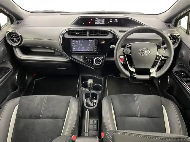 トヨタ アクア G GRスポーツ 埼玉県 2020(令2)年 6.4万km ホワイトパールクリスタルシャイン ワンオーナー車/純正AW付きサマータイヤ積込/全方位ドライブレコーダー/クルーズコントロール/LEDヘッドライト/Fフォグ/衝突被害軽減システム/バックカメラ/純正7インチSDナビ/フルセグテレビ/ETC/レーンキープアシスト/横滑り防止装置/盗難防止装置/アイドリングストップ/ダブルエアバッグ/純正フロアマット/スマートキー