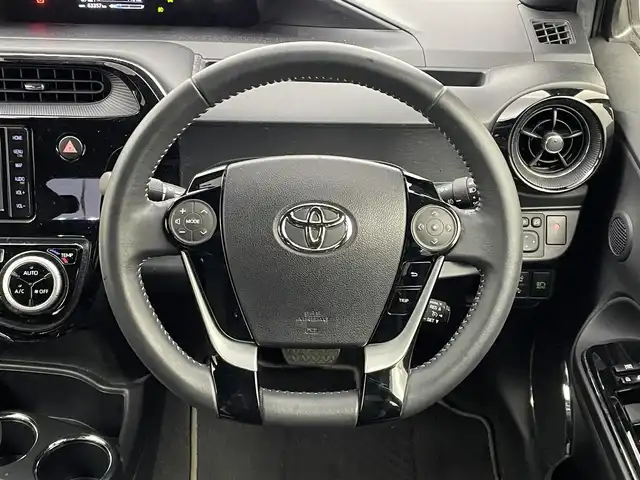 トヨタ アクア G GRスポーツ 埼玉県 2020(令2)年 6.4万km ホワイトパールクリスタルシャイン ワンオーナー車/純正AW付きサマータイヤ積込/全方位ドライブレコーダー/クルーズコントロール/LEDヘッドライト/Fフォグ/衝突被害軽減システム/バックカメラ/純正7インチSDナビ/フルセグテレビ/ETC/レーンキープアシスト/横滑り防止装置/盗難防止装置/アイドリングストップ/ダブルエアバッグ/純正フロアマット/スマートキー