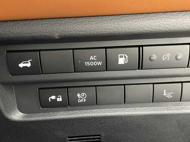 三菱 アウトランダー ＰＨＥＶ P 愛知県 2024(令6)年 1万km ブラックダイヤモンド マイプロパイロット/衝突被害軽減ブレーキ/純正12.3インチディスプレイオーディオ（ナビあり）/BOSEプレミアムサウンド/全方位カメラ/サンルーフ/本革レザーシート/レーダークルーズコントロール/シートヒーター/フルセグTV/Bluetooth/バックカメラ/電動リアゲート/パワーシート/ヘッドアップディスプレイ/コーナーセンサー/純正アルミホイール/ルーフレール/ブラインドスポットモニター/LEDヘッドライト/パドルシフト/ステアリングヒーター/リアオートエアコン/オートマチックハイビーム/置くだけ充電器/ステアリングスイッチ/スマートキー/プッシュスタート