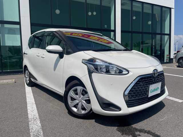 トヨタ シエンタ G セーフティエディション 和歌山県 2020(令2)年 1.7万km ホワイトパールクリスタルシャイン 純正9インチナビ（NSZT-Y68T）/（BT/CD/DVD）/フルセグTV/全方位カメラ/横滑り防止/レーンキープアシスト/衝突被害軽減ブレーキ/前後コーナーセンサー/オートハイビーム/ビルトインETC2.0/前後ドラレコ/両側パワスラ/前席シートヒーター/ステアリングヒーター/ステアリングリモコン/LEDヘッドライト/純正フロアマット/プッシュスタート/ドアバイザー
