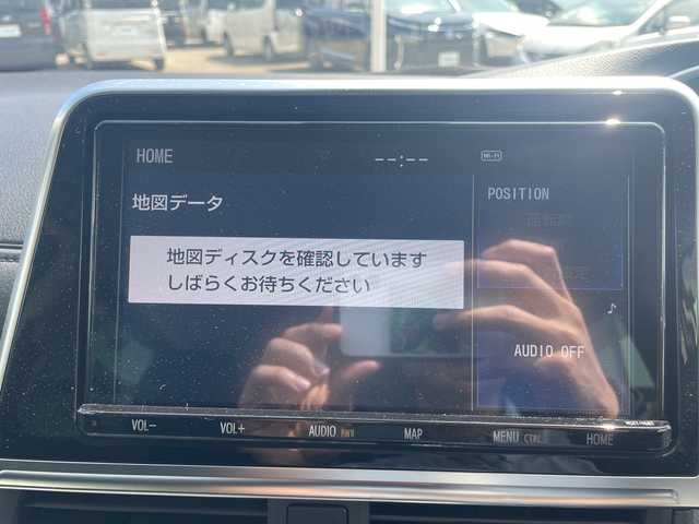 トヨタ シエンタ G セーフティエディション 和歌山県 2020(令2)年 1.7万km ホワイトパールクリスタルシャイン 純正9インチナビ（NSZT-Y68T）/（BT/CD/DVD）/フルセグTV/全方位カメラ/横滑り防止/レーンキープアシスト/衝突被害軽減ブレーキ/前後コーナーセンサー/オートハイビーム/ビルトインETC2.0/前後ドラレコ/両側パワスラ/前席シートヒーター/ステアリングヒーター/ステアリングリモコン/LEDヘッドライト/純正フロアマット/プッシュスタート/ドアバイザー