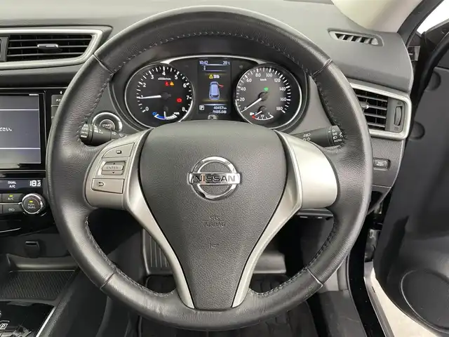日産 エクストレイル ハイブリッド 20X エマージェンシーブレーキ 富山県 2017(平29)年 4.1万km ダイヤモンドブラック ルーフレール/9インチ純正ナビ(AM/FM/CD/DVD/BT/USB)/フルセグTV/バックカメラ/衝突軽減ブレーキ/横滑り防止装置/前後コーナーセンサー/オートライト/LEDヘッドライト/ETC/前席シートヒーター/レザーシート/横滑り防止装置/純正AW/純正フロアマット/フォグランプ/革巻きステアリング/電動格納ミラー/バニティミラー/ドアバイザー/取扱説明書/保証書